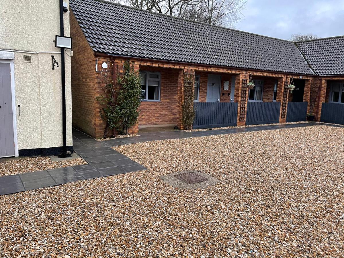 Village Limits Hotel 3*