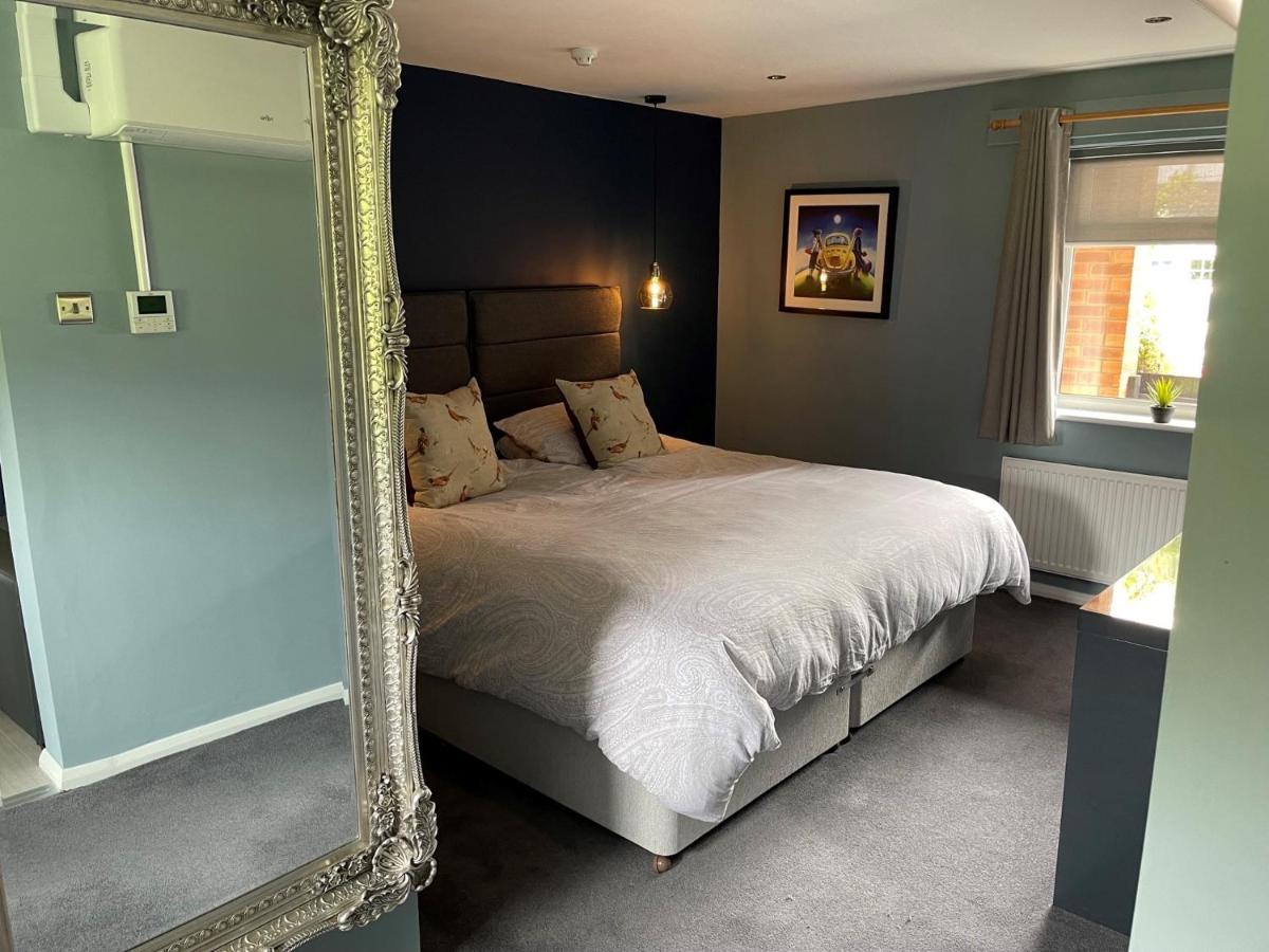 Village Limits Hotel 3*