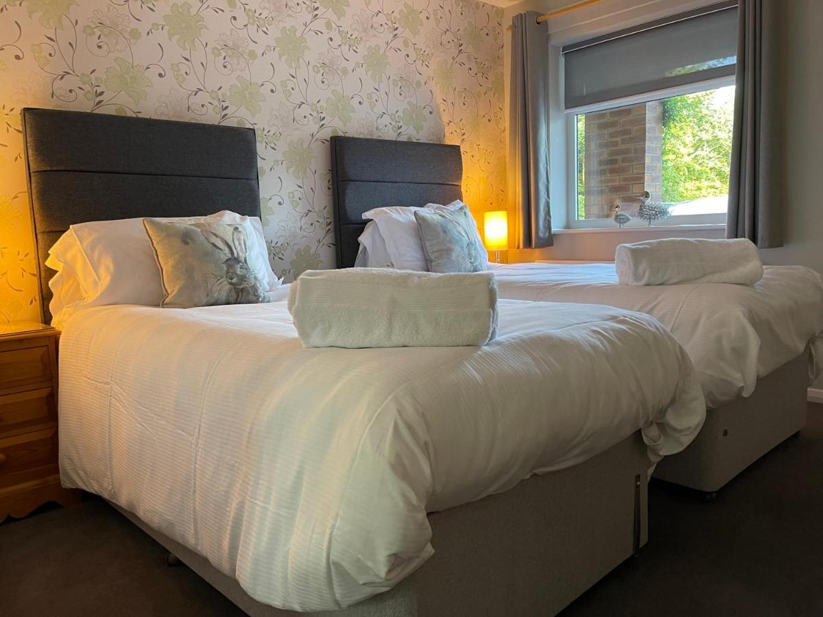 Village Limits Hotel 3*